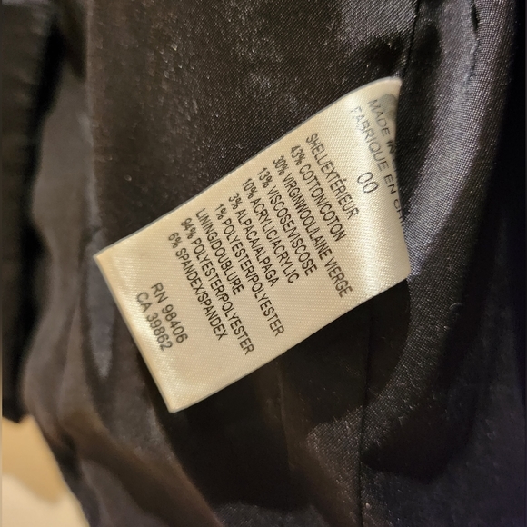 Black fitted wool blazer, fully lined, single breast, 2 buttons, from Theory 00 - Picture 3 of 4